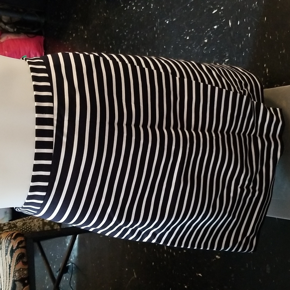 Ladies skirt.